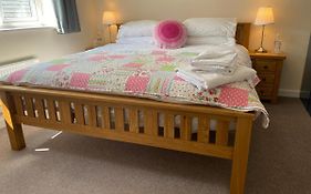 Wellington View One En Suite Shower And Super King Bed